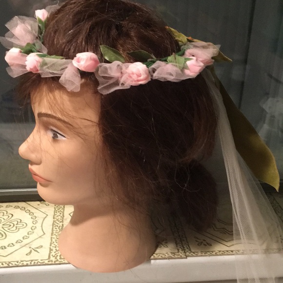 Vintage “flower girl” garlands/hats - Picture 3 of 6